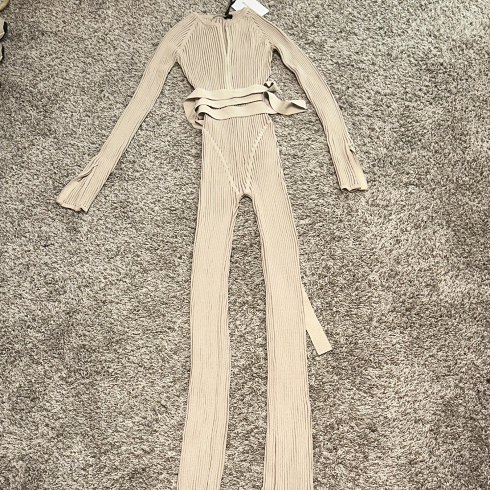 Knitted Two Tone Jumpsuit with Belt - Picture 4 of 5
